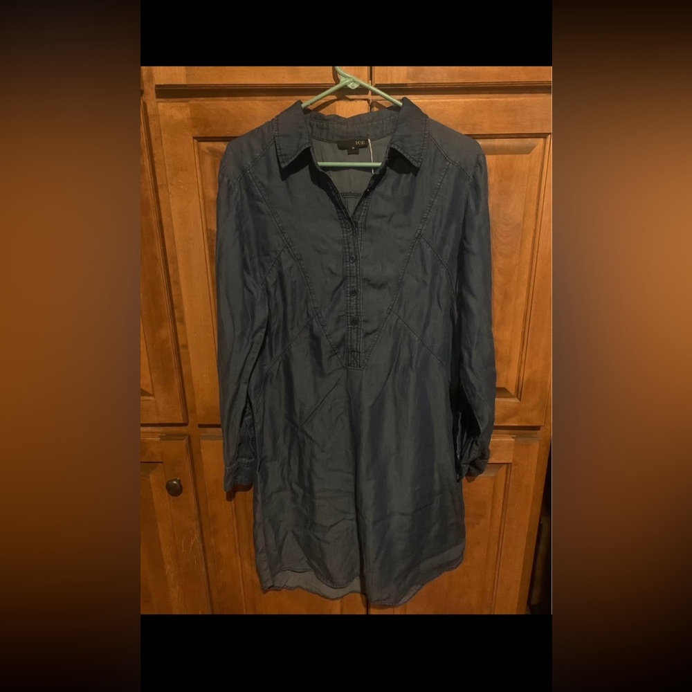 Ice women’s medium blue Jean denim dress, button down. Size medium. Lyocell